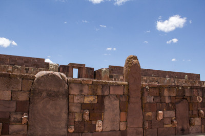 Tiahuanaco (Tiwanaku)废墟在阳光灿烂的日子