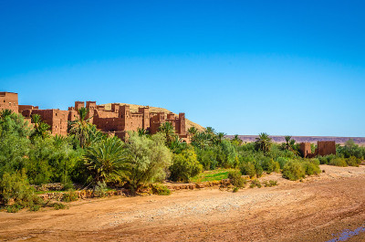 Kasbah Ait Ben Haddou在摩洛哥阿特拉斯山脉附近的沙漠中