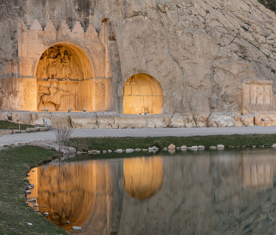 Taq-e Bostan Sassanid高浮雕横跨湖，Kermanshah，伊朗