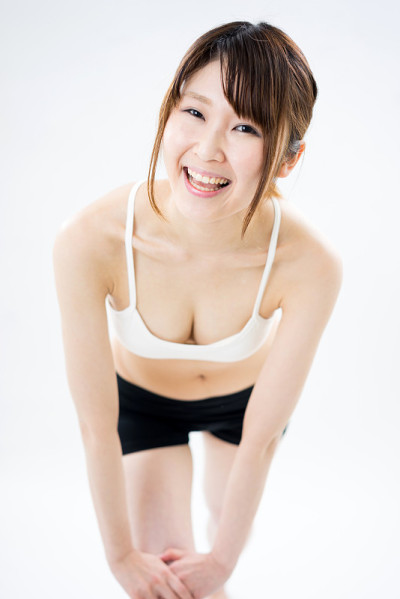 女人拉伸