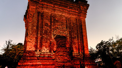 越南福颜的Nhan Tower或Thap Nhan。