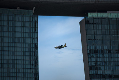 2019年1月，新加坡:新加坡空军的战斗机进行空中杂技表演。新加坡共和国空军(RSAF)是新加坡武装