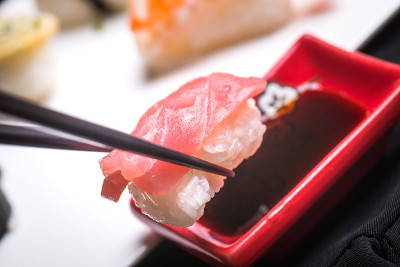 餐馆里卖寿司