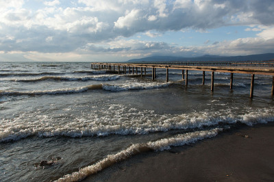 海浪和码头