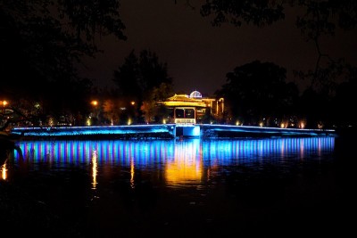 太平湖花园的夜景