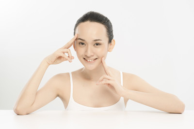 亚洲年轻美丽的女孩肖像