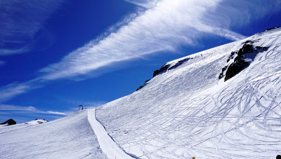 滑雪雪山田铁力斯