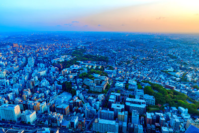 日本神奈川县横滨市的水户未来地区的日落景观。