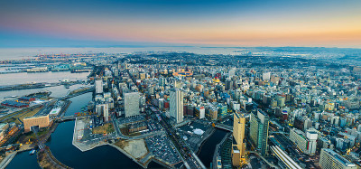 横滨城市景观的空中pamorama视图