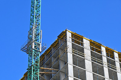 起重机及高层建筑工地