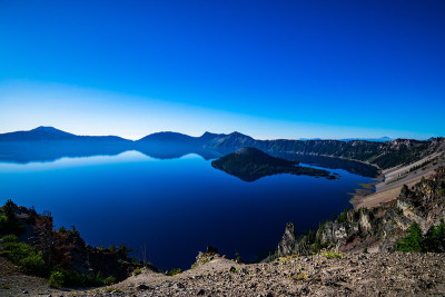 日出火山口湖国家公园