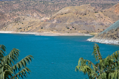 以拉齐格的哈扎尔湖(Elazığ)是该地区最重要的自然资产之一。