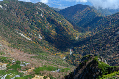 这山在深秋时露出水面