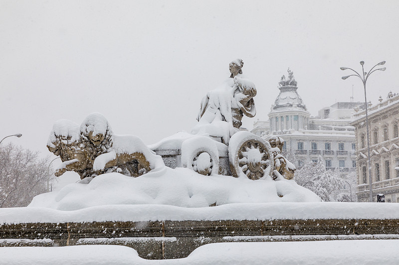 马德里Cibeles喷泉与2021年1月的降雪