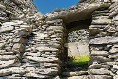 Skellig Michael或Great Skellig，基督教修道院废墟的所在地。栖息着各种海鸟