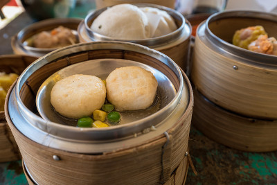 中式竹篮点心