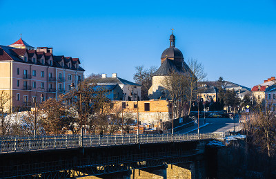 Kamianets-Podilskyi城市的冬季景色
