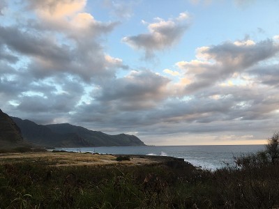 12月夏威夷瓦胡岛卡埃纳角的日落。