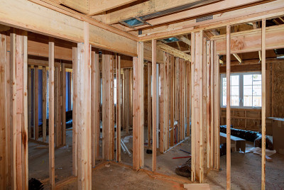 建设房屋框架上的住宅梁框架木新房