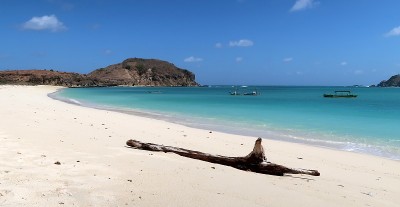 龙目岛库塔周围的海滩