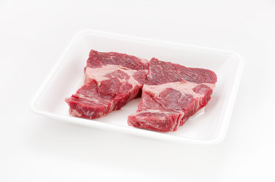 把翻白眼放在泡沫塑料托盘里