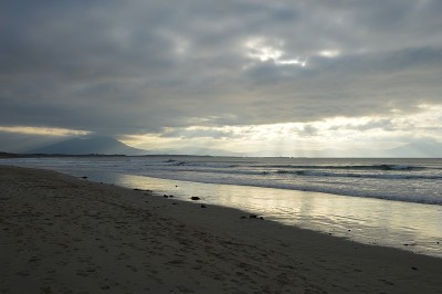 克里县有暴风雨的海岸线