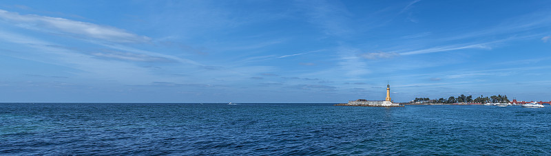 海上的灯塔