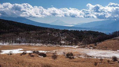 日本长野县秋岭的冬季景色
