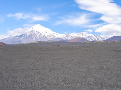 堪察加的风景，山脉和火山。