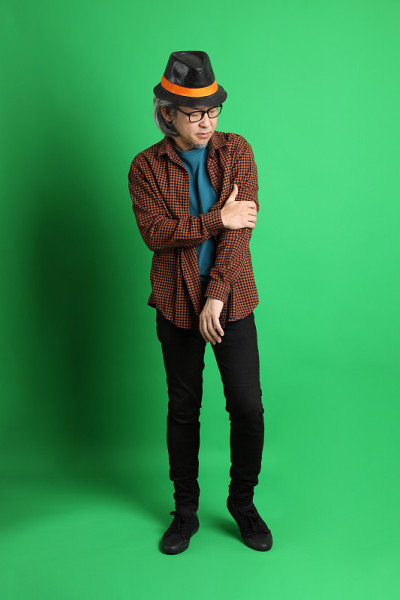 人在绿色