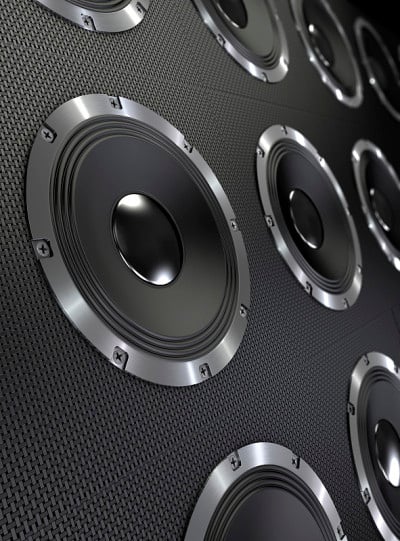 低音扬声器的背景