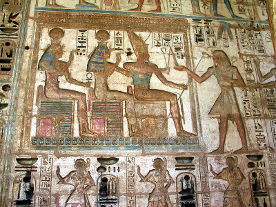 埃及，卢克索，约旦河西岸。在Medinet Habu神庙的拉美西斯救济。