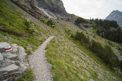 瑞士kandersteg附近的徒步旅行路线