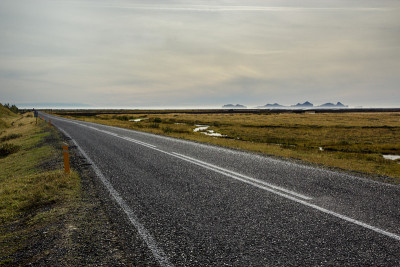 通往冰岛维斯特曼群岛(Vestmannaeyjar)的道路