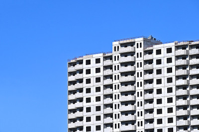 起重机及高层建筑工地