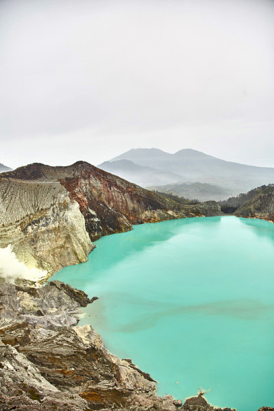 伊真火山口。