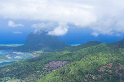 Le Morne Brabant半岛鸟瞰图。毛里求斯景色