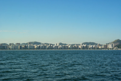 从海上看尼泰罗依城