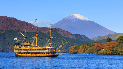 秋天的富士山和阿什湖