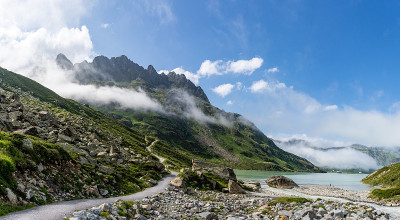 风景与湖在蒙塔丰silvretta在阿尔卑斯山，bieler hoehe