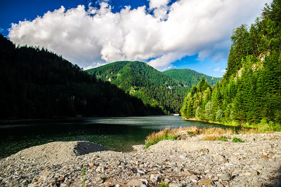 山湖