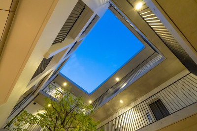 从建筑的天空。