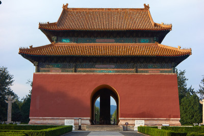 盛贡盛德星亭，圣道，明墓