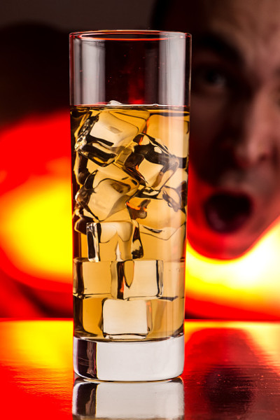 一杯茶和一个男人