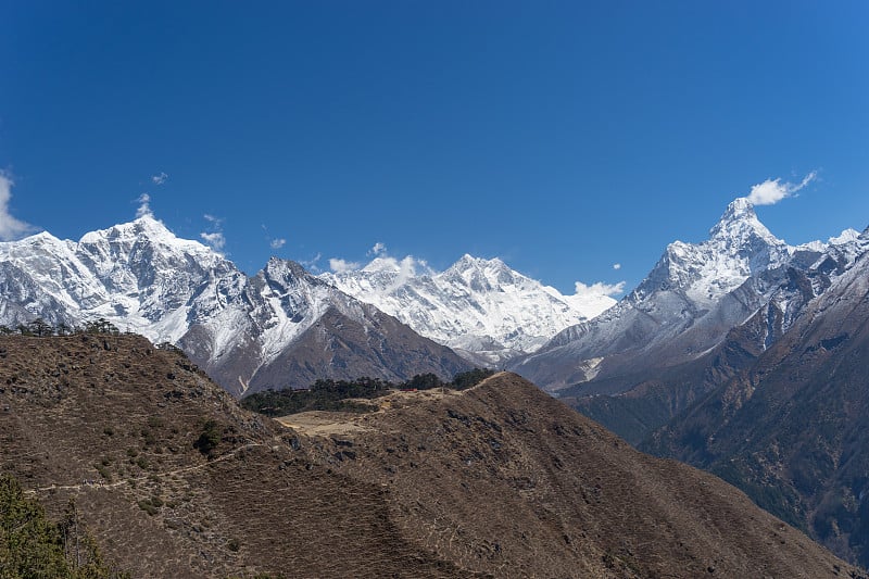 埃佛勒斯峰，塔波切峰，阿玛达布拉姆峰，埃佛勒斯峰地区