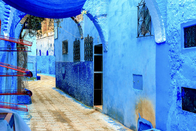 Chefchaouen，一座有着蓝色房屋的城市。一个有着狭窄、美丽、蓝色街道的城市。