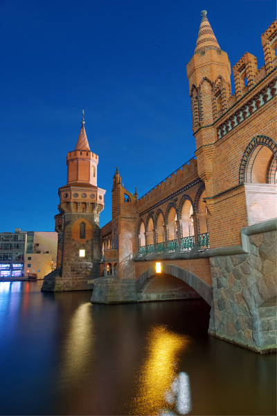 晚上的Oberbaumbruecke
