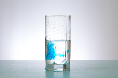 溶于水的蓝色染料