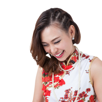 穿着旗袍的中国妇女