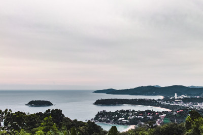 普吉岛海岸从卡塔的观点，泰国